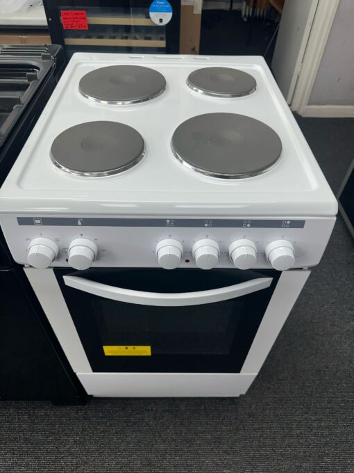 ESSENTIALS CFSEWH18 50 cm Electric Solid Plate Cooker - White - Image 2