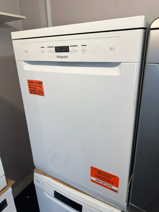 HOTPOINT HFC 3C26 W C UK Full-size Dishwasher - White - Image 2
