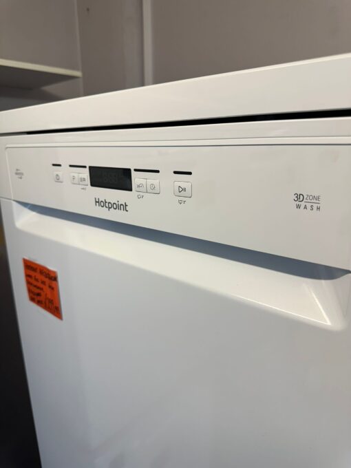 HOTPOINT HFC 3C26 W C UK Full-size Dishwasher - White - Image 4