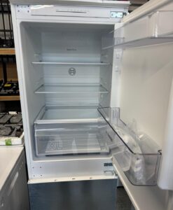 Alternative view of BOSCH Series 2 KIN86NSE0G Integrated 60/40 Fridge Freezer - Sliding Hinge
