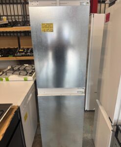 BOSCH Series 2 KIN86NSE0G Integrated 60/40 Fridge Freezer - Sliding Hinge